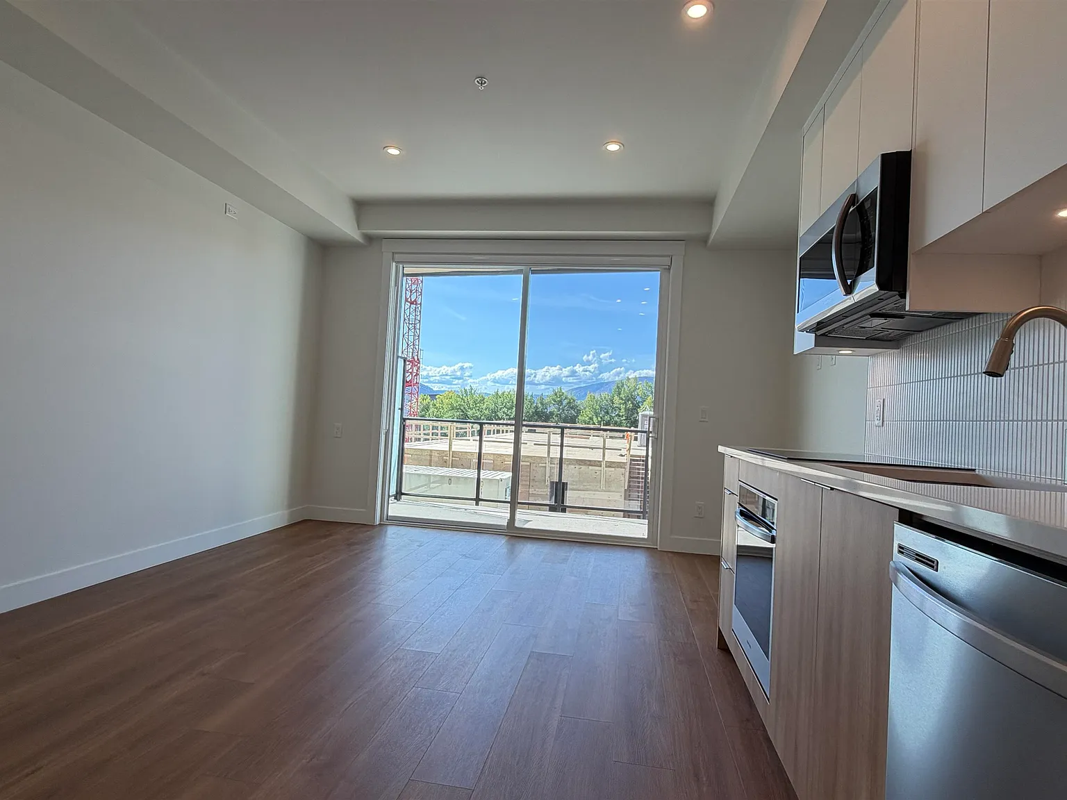 Studio, 450 sqft, $1,400 — Photo 2