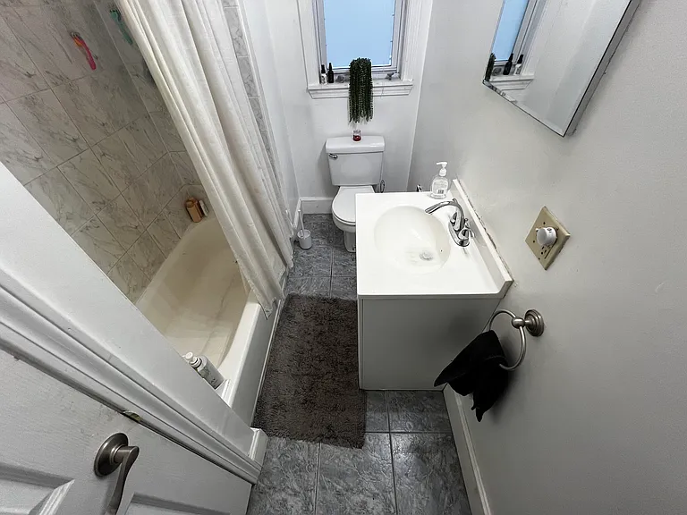 17 Dow St #2 — Photo 28