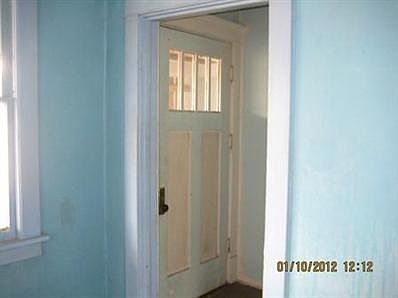 4th image of 409 N Ash St