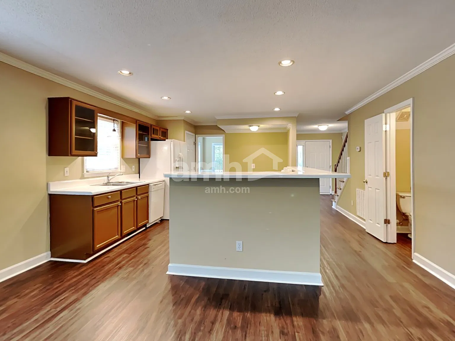 3 bed, 2.5 bath, 2080 sqft, $2,245 — Photo 4