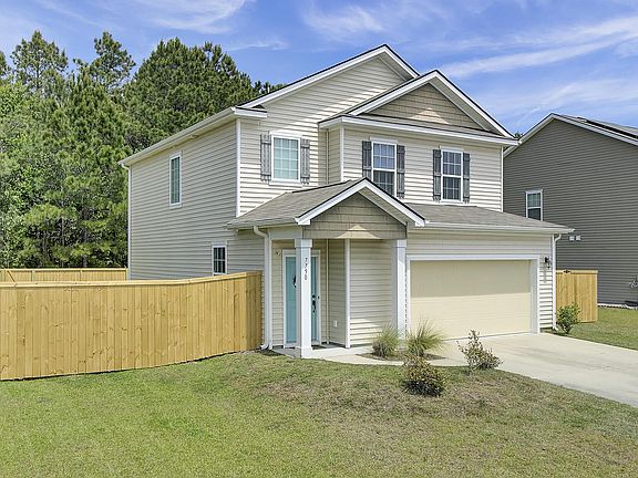 3rd image of 7750 High Maple Cir