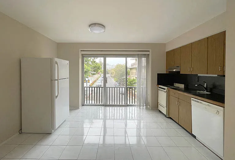 431 Dinahs Ct — Photo 7