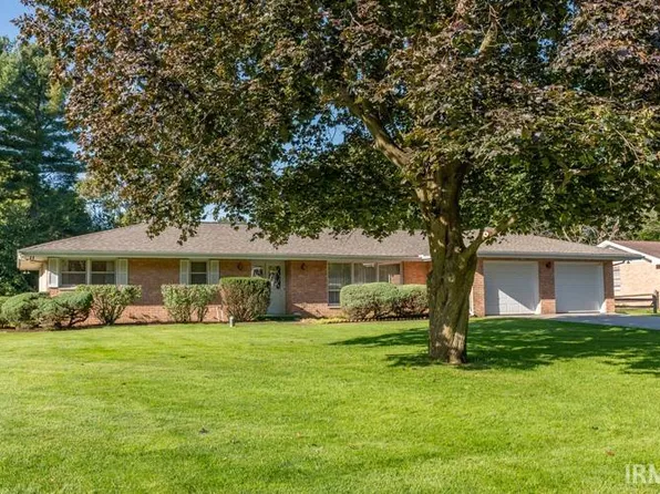 52687 Brookdale Dr, South Bend, IN 46637