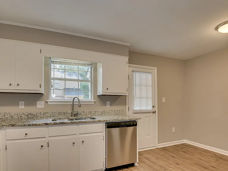 120 Chalet North Ct — Photo 10