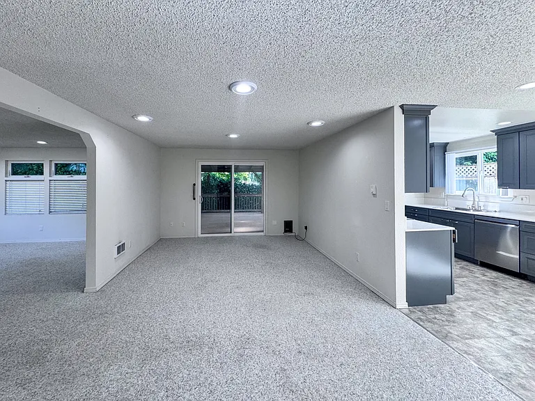 11427 SE 225th St — Photo 5