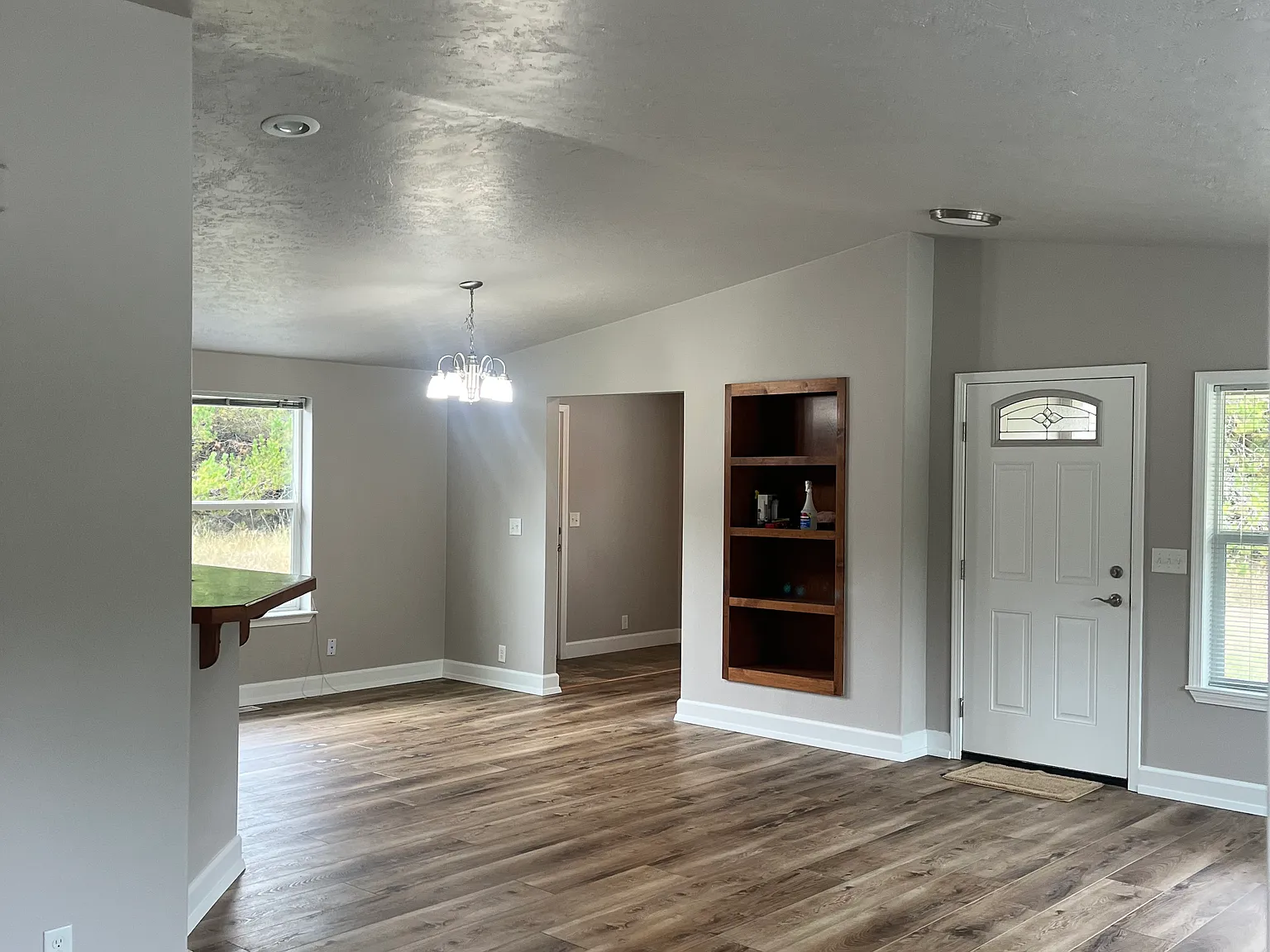 3 bed, 1750 sqft, $2,700 — Photo 2
