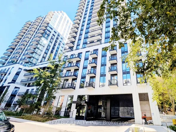 91 Montclair Ave #823, Toronto, ON M5P 1P5