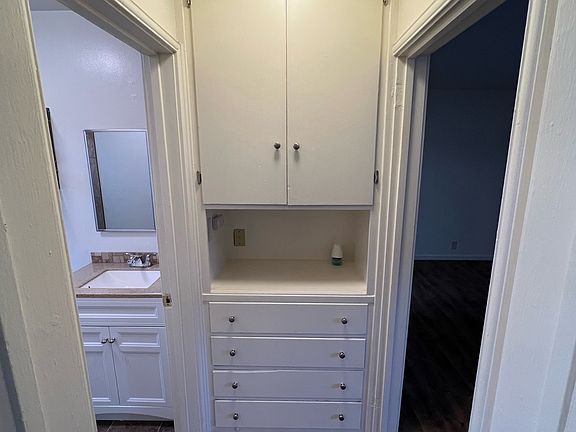 4th image of 2430 O St #0