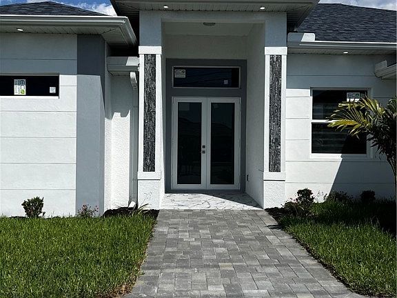 4th image of 119 Chiquita Blvd N