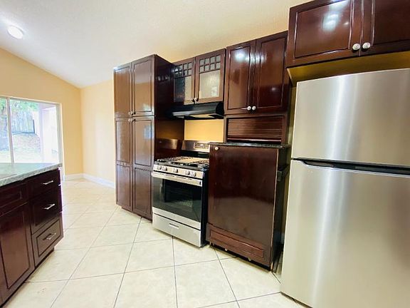 4th image of 114 Winchester Ln