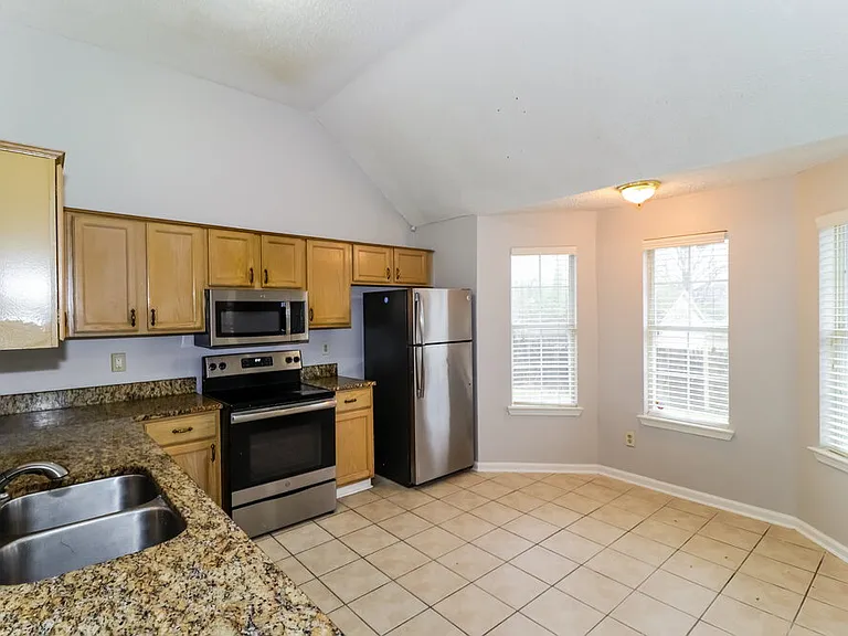 4671 Lindawood Ln — Photo 7