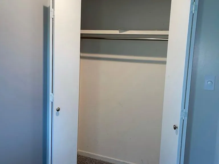 115 Beechnut St #G10 — Photo 3