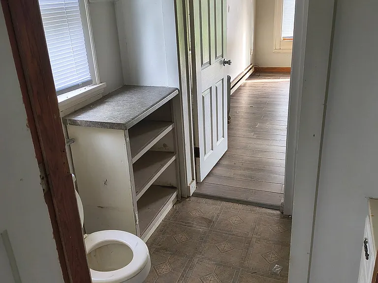 221 Clay St #2 — Photo 4