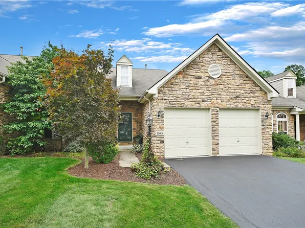 1048 Surrey Woods Dr, Canonsburg, PA 15317