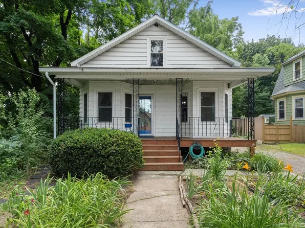 3 Linda Vista St, Worcester, MA 01603