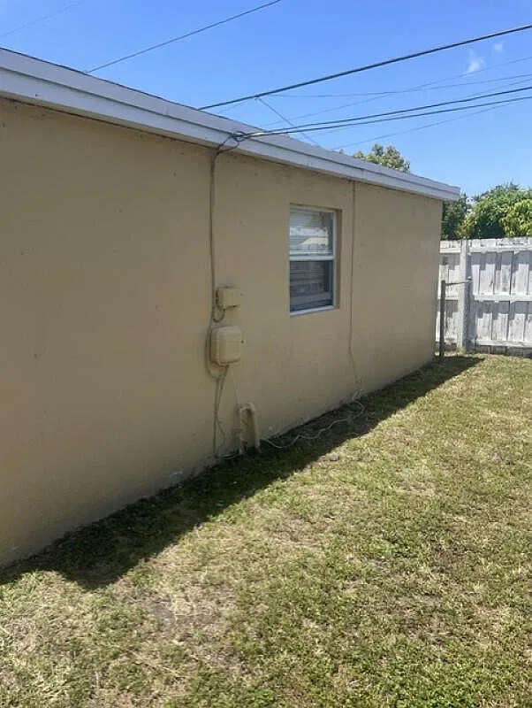 Studio, 1.0 bath, 300 sqft, $1,150 — Photo 2