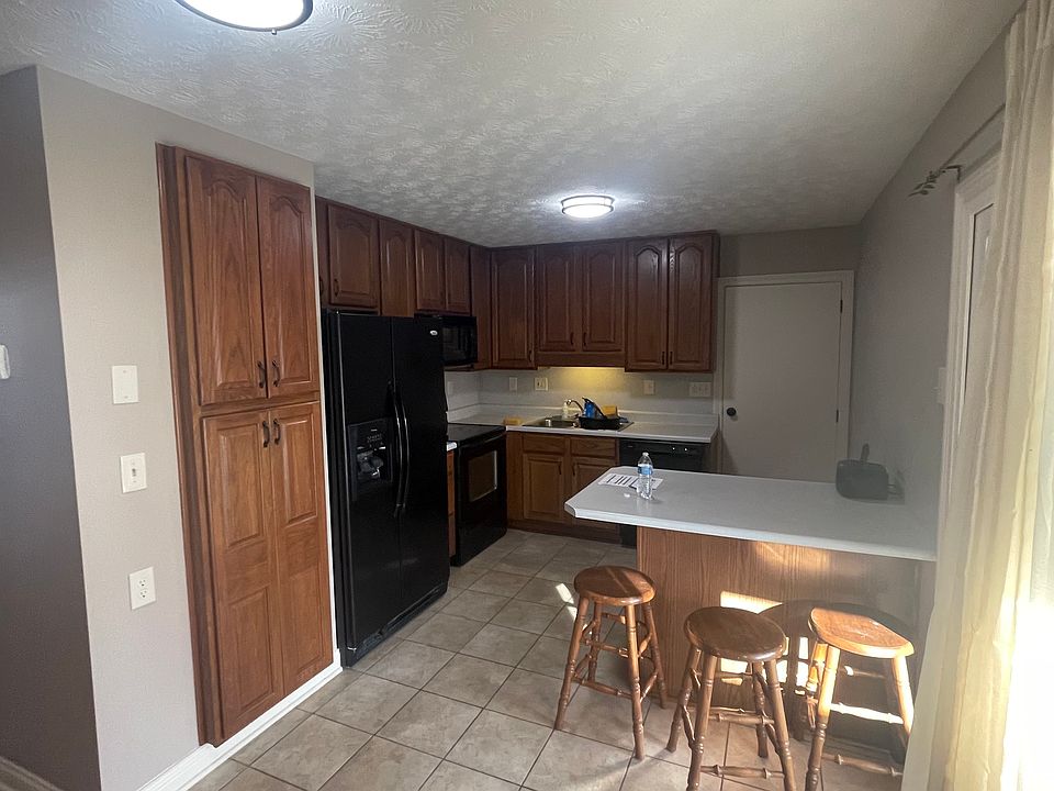 1st image of 24 Pam Dr