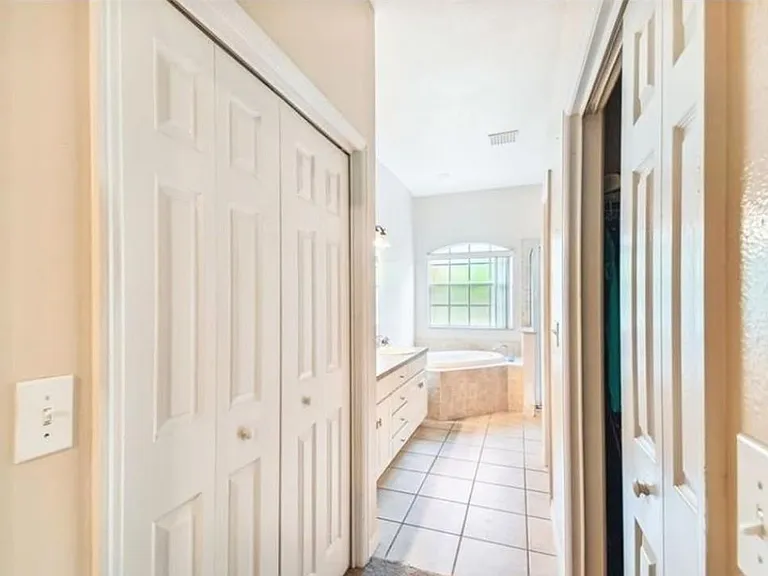 5912 Bramble Bush Ct — Photo 13