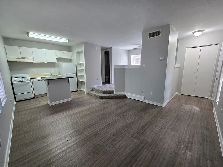 513 S Park Dr — Photo 13
