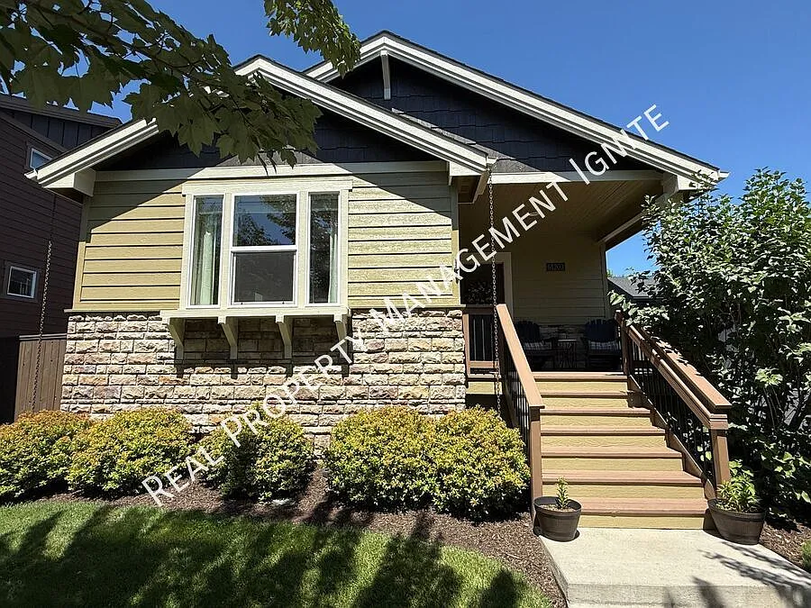 Fully Furnished Retreat Close to Old Mill District — Photo 1
