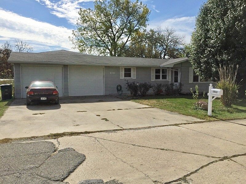 1511 E Country Ave, Teutopolis, IL 62467 Zillow