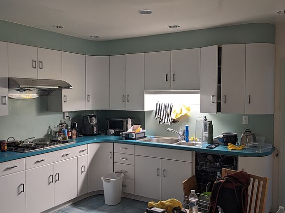 5th image of 2660 31st Ave