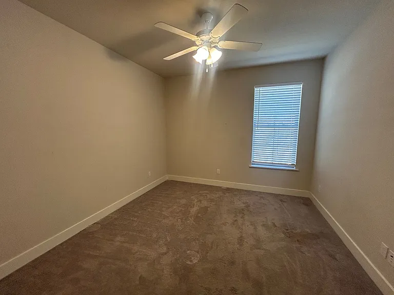 1713 Fabian Dr — Photo 8