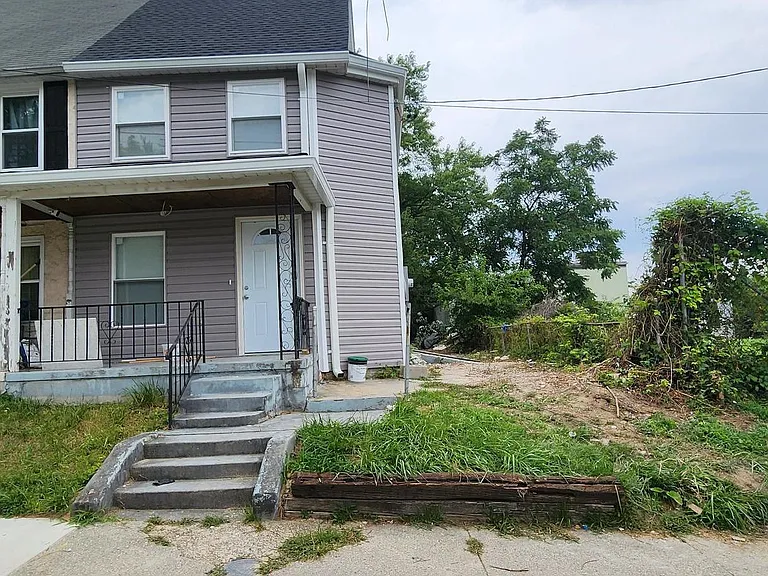 523 Wellesley St — Photo 1