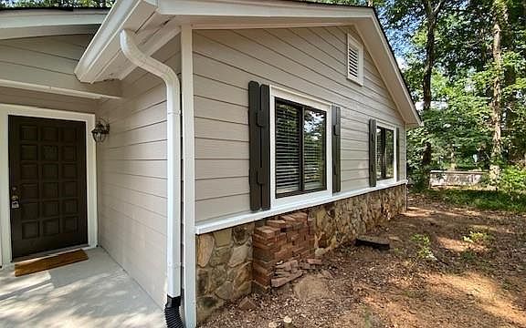 3rd image of 115 Andover Dr