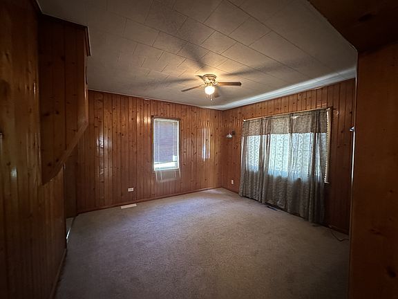 3rd image of 218 W 4th St