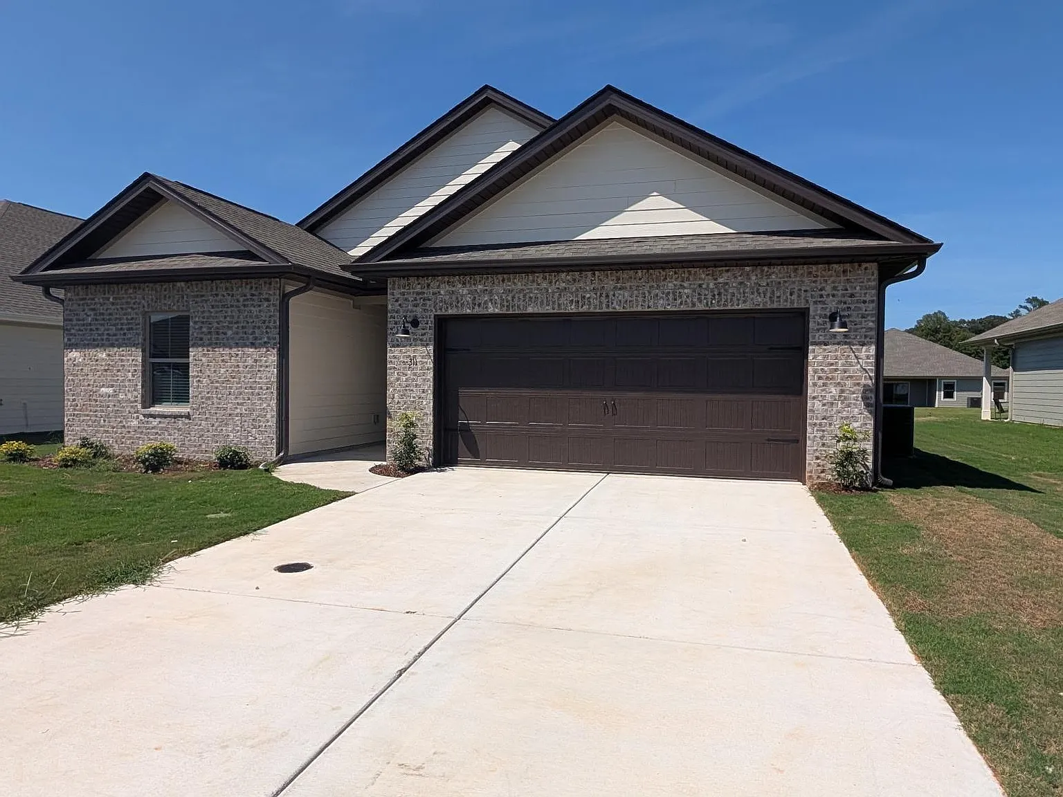 4 bed, 3.0 bath, 1938 sqft, $1,995 — Photo 2