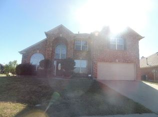 2443 Wayne Way, Grand Prairie, TX 75052