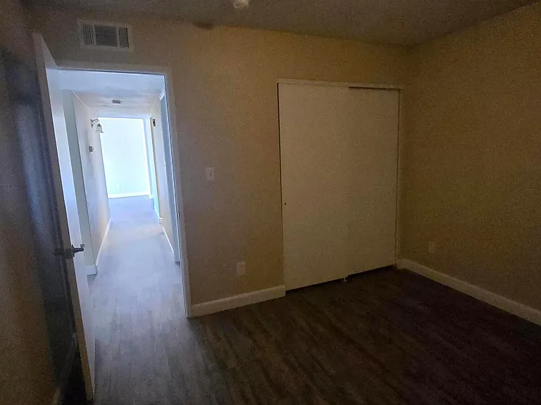 9002 W Roma Ave — Photo 22
