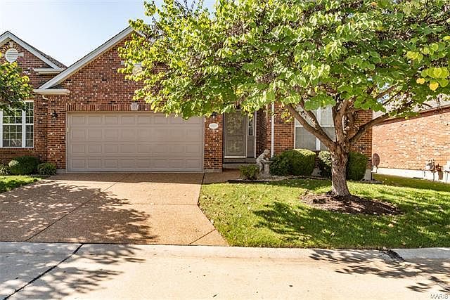 1st image of 6037 Glennaire Dr
