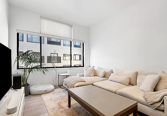 2nd image of 77 Bleecker St APT 1023