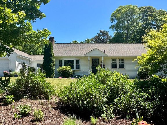 2nd image of 62 Bridle Path Road