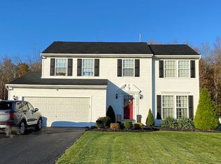 6518 Emily Ln, Lockport, NY 14094