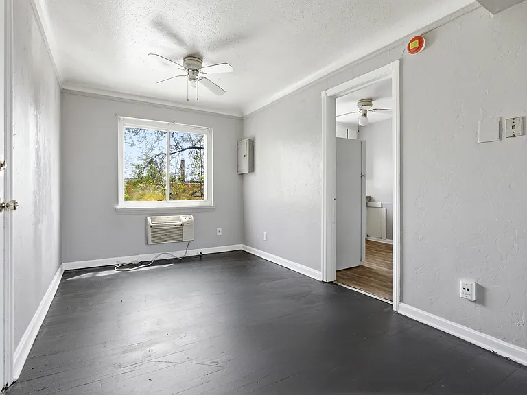 2715 Noble Rd #305 — Photo 6