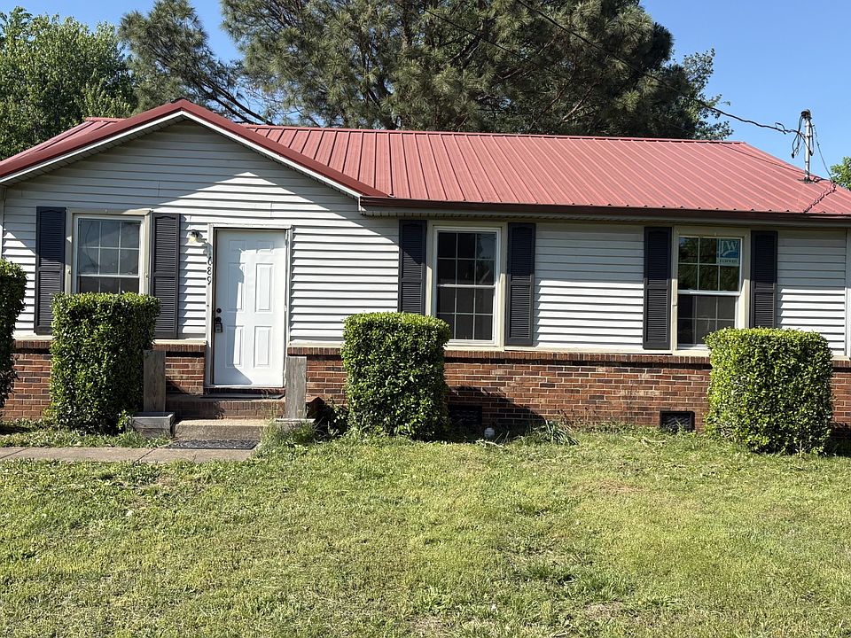 1st image of 689 Debbie Dr