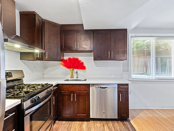 5th image of 1633 10th Ave W #6