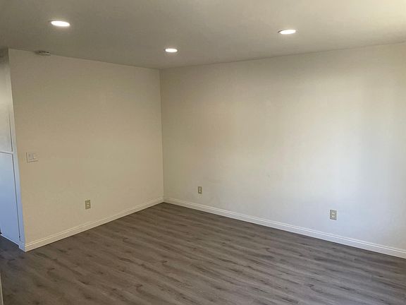 2nd image of 1909 Grant Ave APT 4