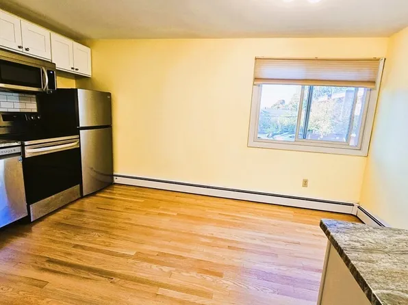 107 Walnut St APT 4, Stoughton, MA 02072