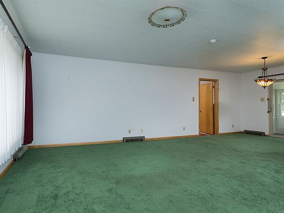 3rd image of 607 4th St E