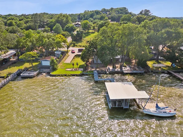 1128 W Lake Dr, Weatherford, TX 76087