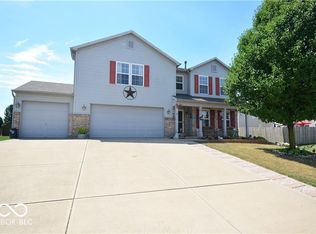 833 Palisades Ct, Greenwood, IN 46143
