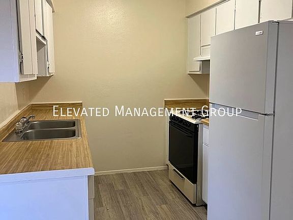 4th image of 13500 Skyline Dr APT D4