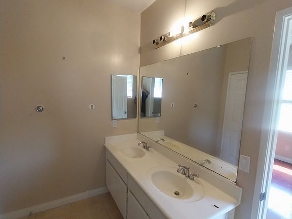 4th image of 7438 Rock Creek Ct
