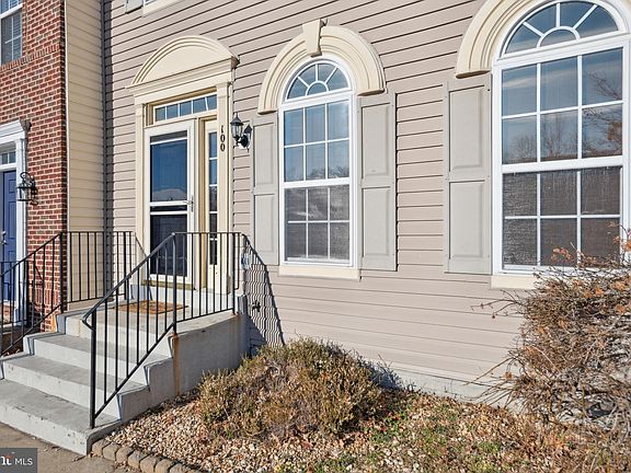 4th image of 100 Hillside Ct