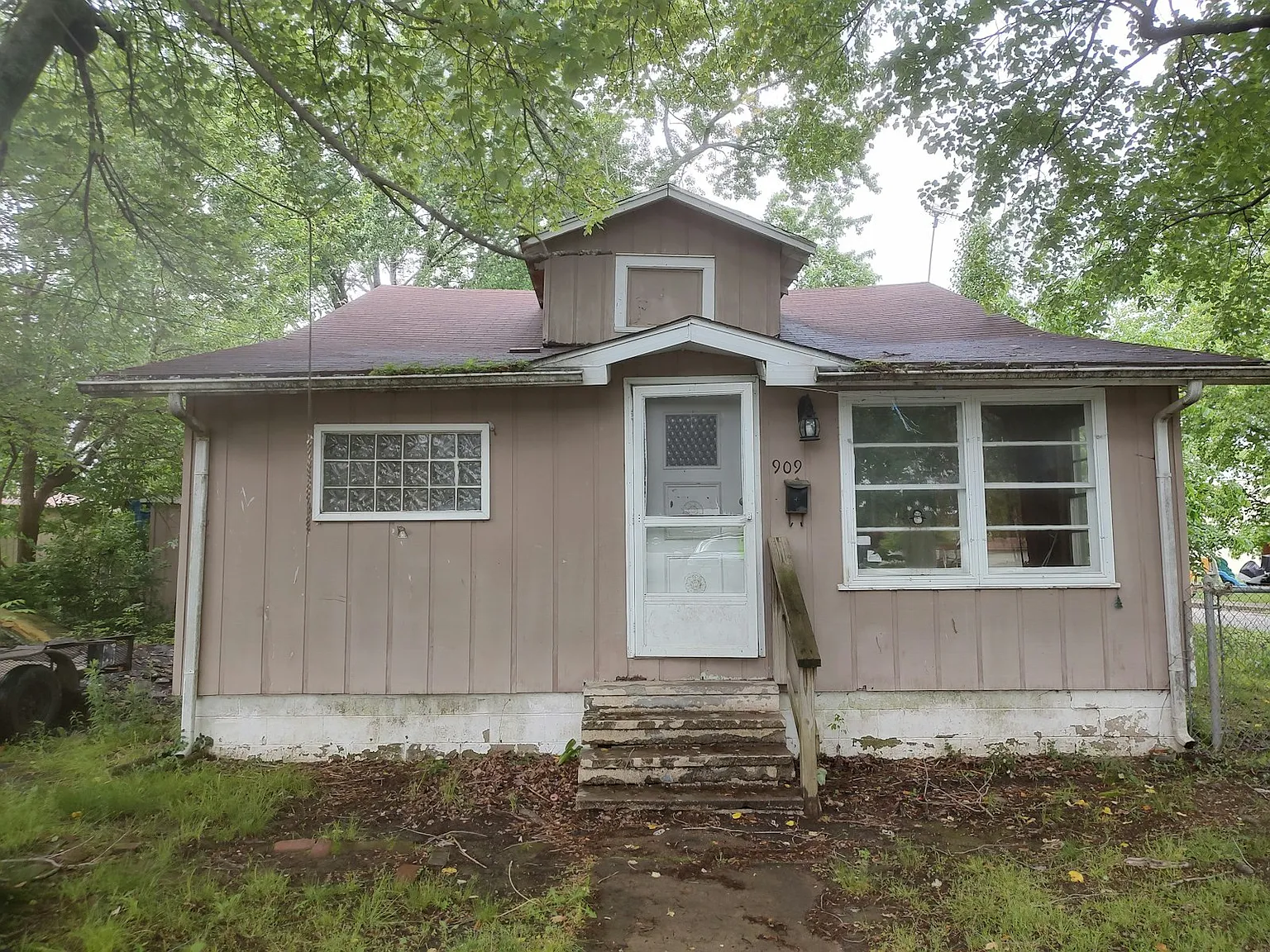 909 Fairland Street — Photo 1