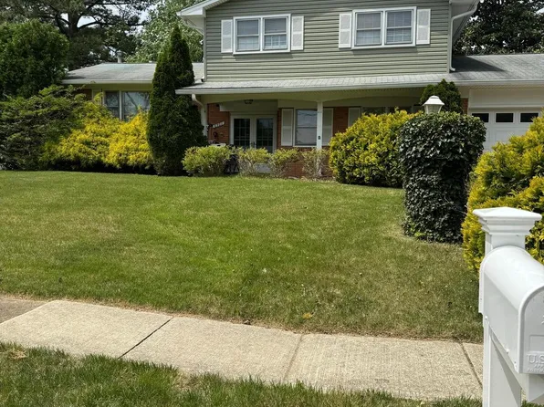 6301 Shopton Ct, Temple Hills, MD 20748